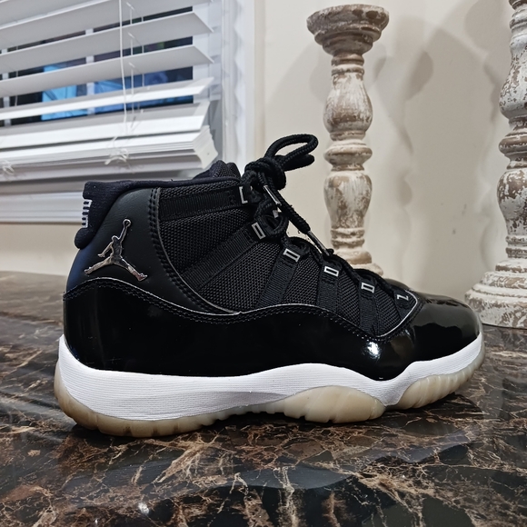 Jordan 11 Retro Jubilee Streatwear/Lifestyle Shoes Size 7 Men/8.5 Women - Picture 5 of 11